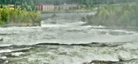 Storforsen – les plus grandes cataractes naturelles d’Europe traversent la Laponie