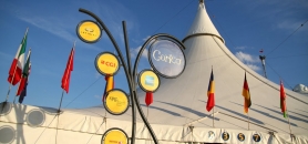 Corteo–le Cirque du Soleil s’installe sous son chapiteau ultra-moderne pour 2 mois à Paris