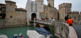 Sirmione – la forteresse Scaliger défend le Lac de Garde pour Vérone