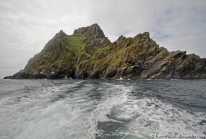 Skellig Michael – les ruines d’un monastère isolé au sommet de l’île aux macareux