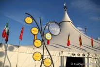 Corteo–le Cirque du Soleil s’installe sous son chapiteau ultra-moderne pour 2 mois à Paris