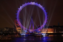 Le London Eye s’embrase pour la Nouvelle Annnée 2009