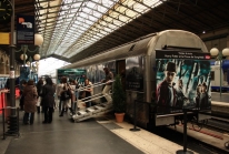 Le train Harry Potter arrive à Paris Gare du Nord