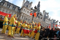 Défilé du Nouvel An Chinois à Paris – Dragons et lions à l’Hôtel de Ville pour l’année du Tigre