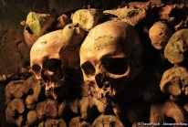 Catacombes de Paris – un ossuaire devenu œuvre d’art souterraine