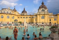 Les bains Széchenyi de Budapest – un des plus grands complexes thermaux d’Europe