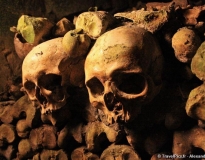 Catacombes de Paris – un ossuaire devenu œuvre d’art souterraine